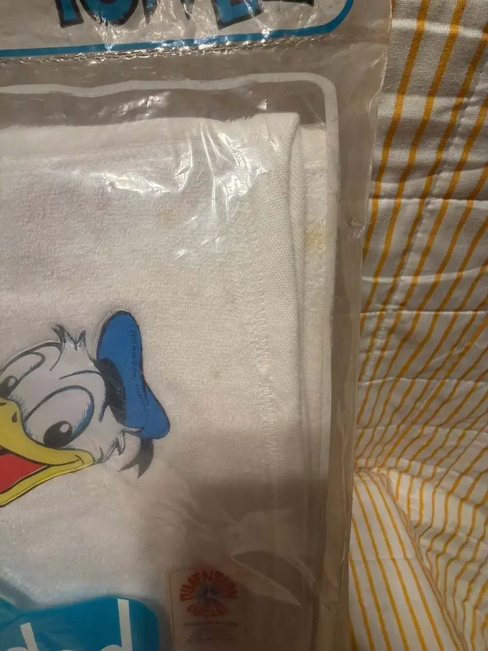 Vintage 1972 Disney Donald Duck Glenco Hooded Knit Terry Bath Towel 27x36 NWT